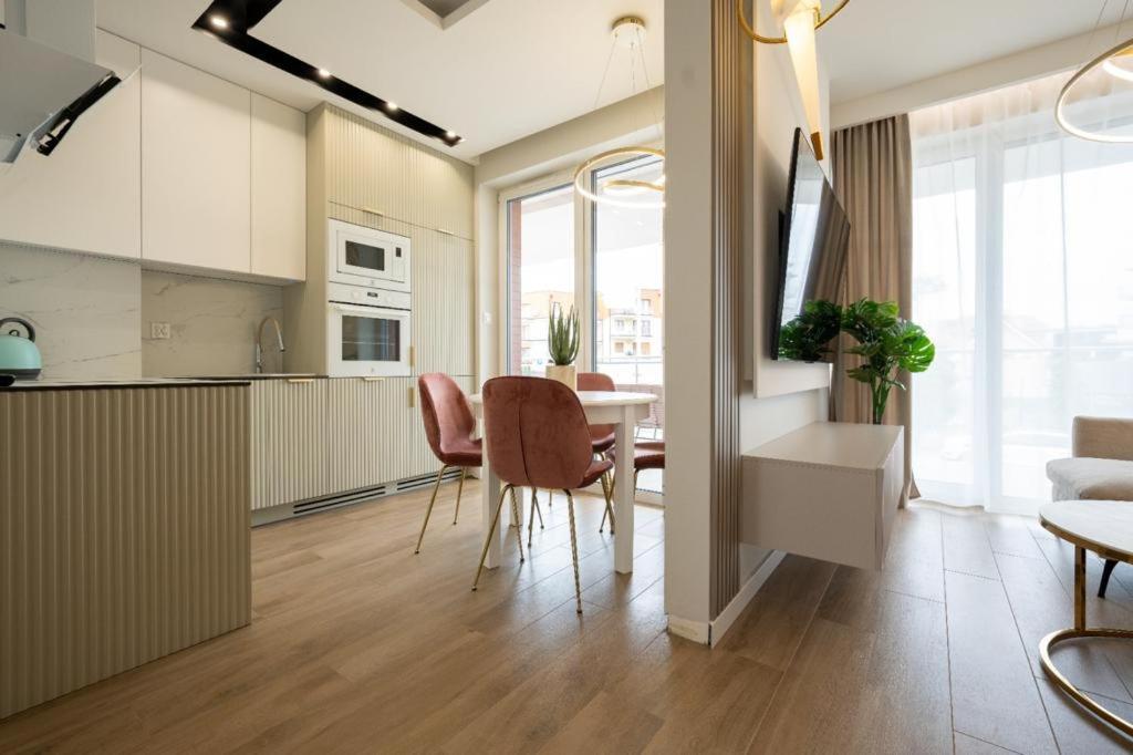 Rodzinne Apartamenty Bardzo Blisko Plazy Rewal Exterior foto